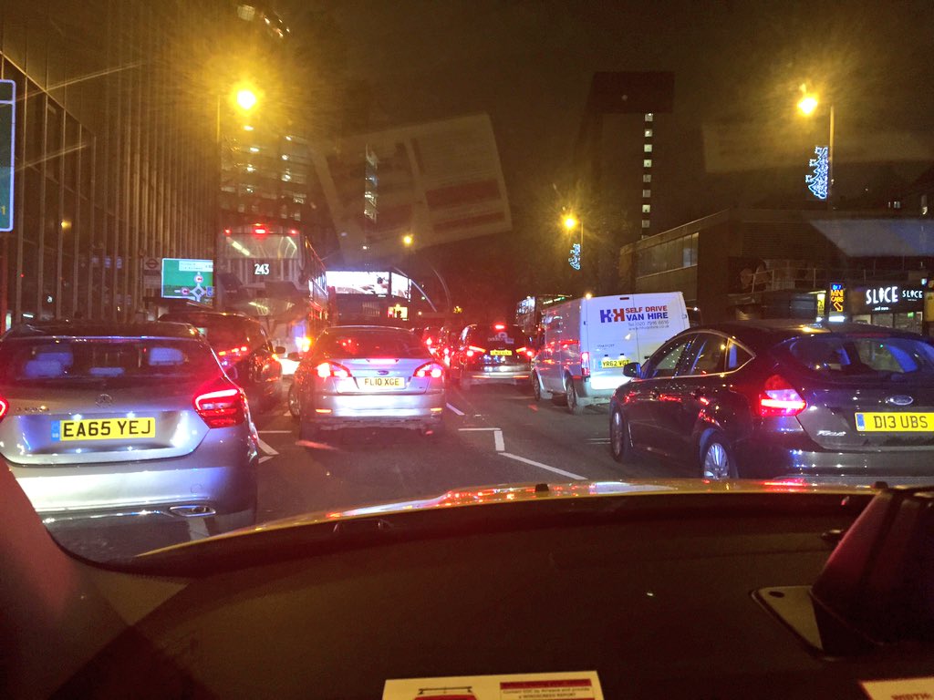 LAS_JRU's tweet image. Battling through the traffic at 0100 in Shoreditch #GDMEDIC