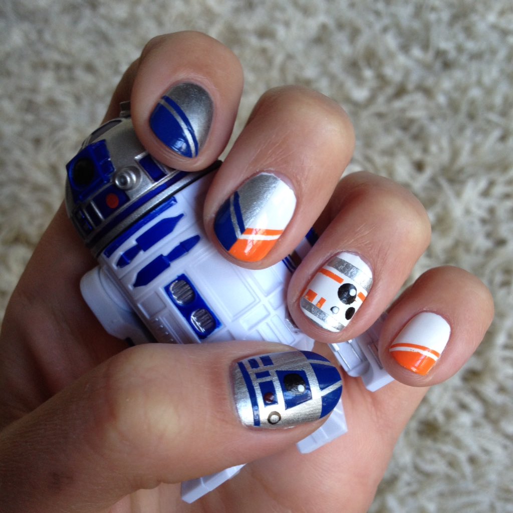 berger_and_fry's tweet photo. Cradle to grave, I'm #TeamR2D2 but my heart is ready to love another droid #BB8 #StarWarsTheForceAwakens #NailArt https://t.co/YOMlV03vi7