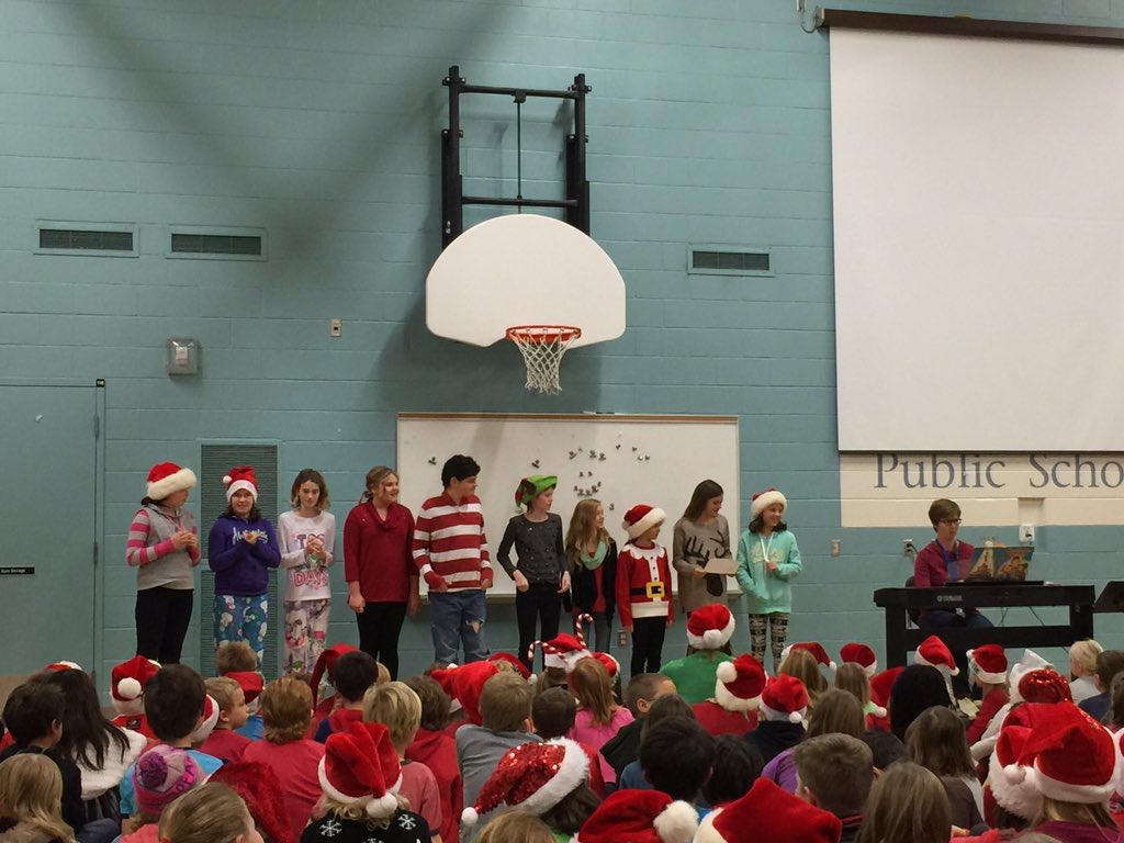 LittleFallsPS's tweet photo. Lots of festive gatherings on this last day. Wishing our LF's community a season of heartfelt gratitude. @KLCarlyle https://t.co/XiG2K265rQ