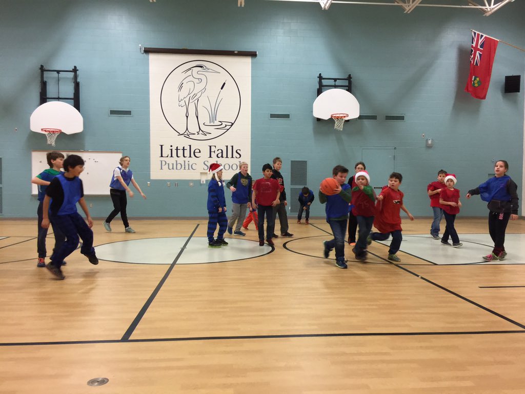LittleFallsPS's tweet photo. Lots of festive gatherings on this last day. Wishing our LF's community a season of heartfelt gratitude. @KLCarlyle https://t.co/XiG2K265rQ