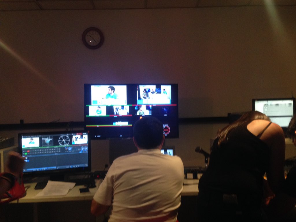 dfliess's tweet photo. Asi esta el control de #LabTivi con el dire de @ESPNRedes https://t.co/eM8XtbdLsp