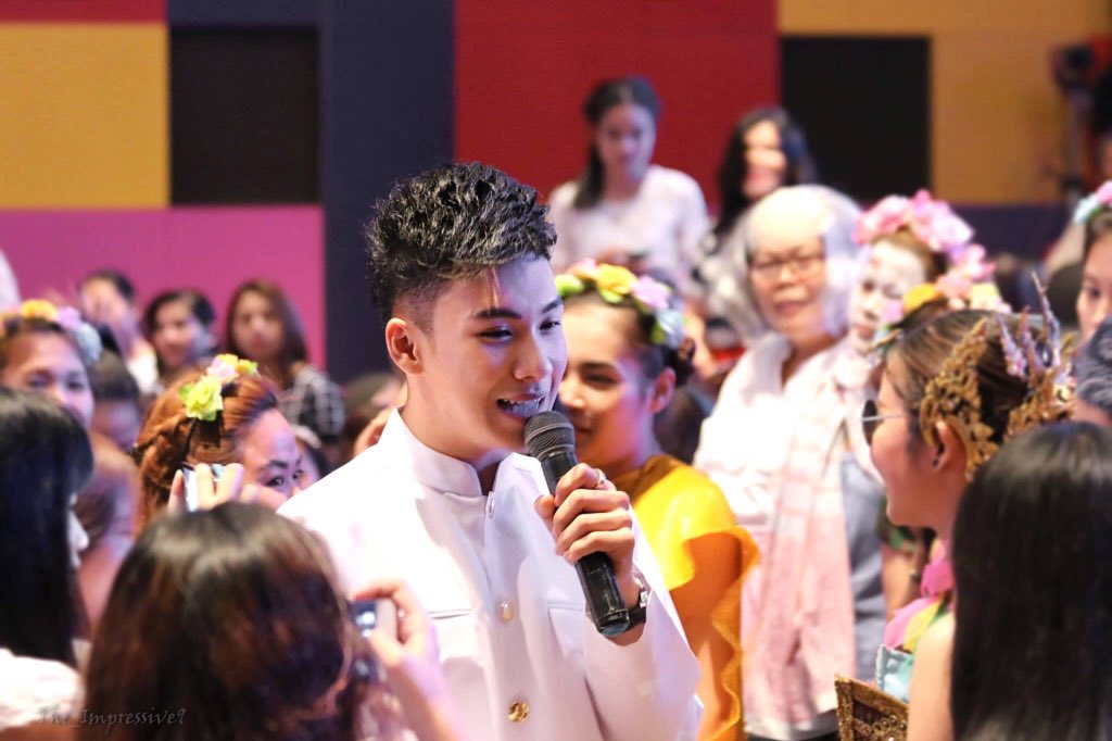 the_impressive9's tweet photo. 22ขวบบนโลกใบนี้กับ2ปีที่ผูกพัน #twentytwogether #22ndHBDTumWarawut #tumidol_ts9 #tumwarawut #tumthestar9 131215 https://t.co/MqpNYFXa5p