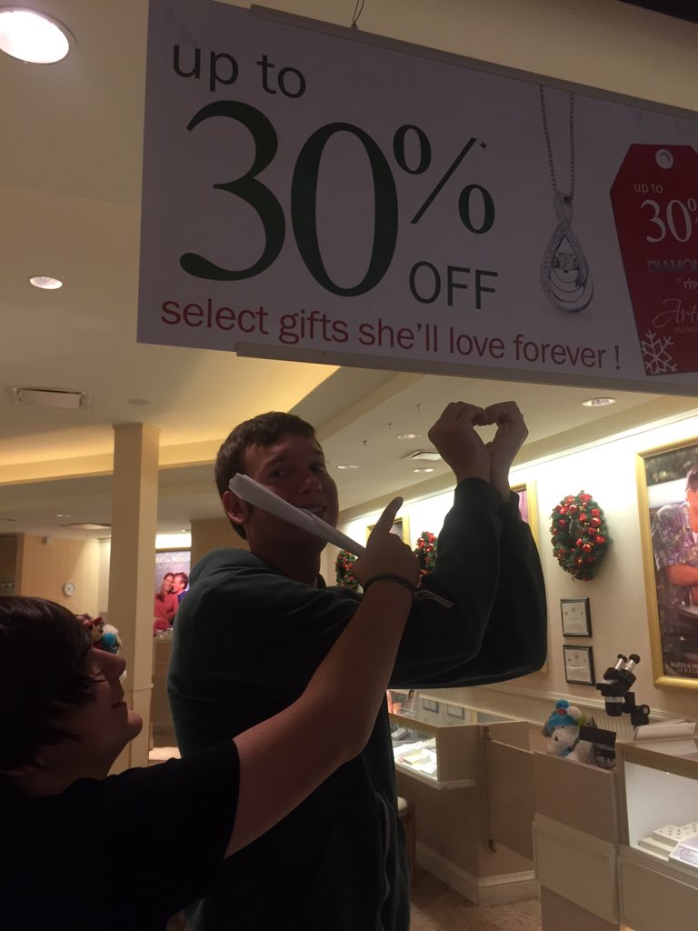 AMBates05's tweet photo. #AdventSelfie2015 #swagalicious https://t.co/9tj3luMWaE