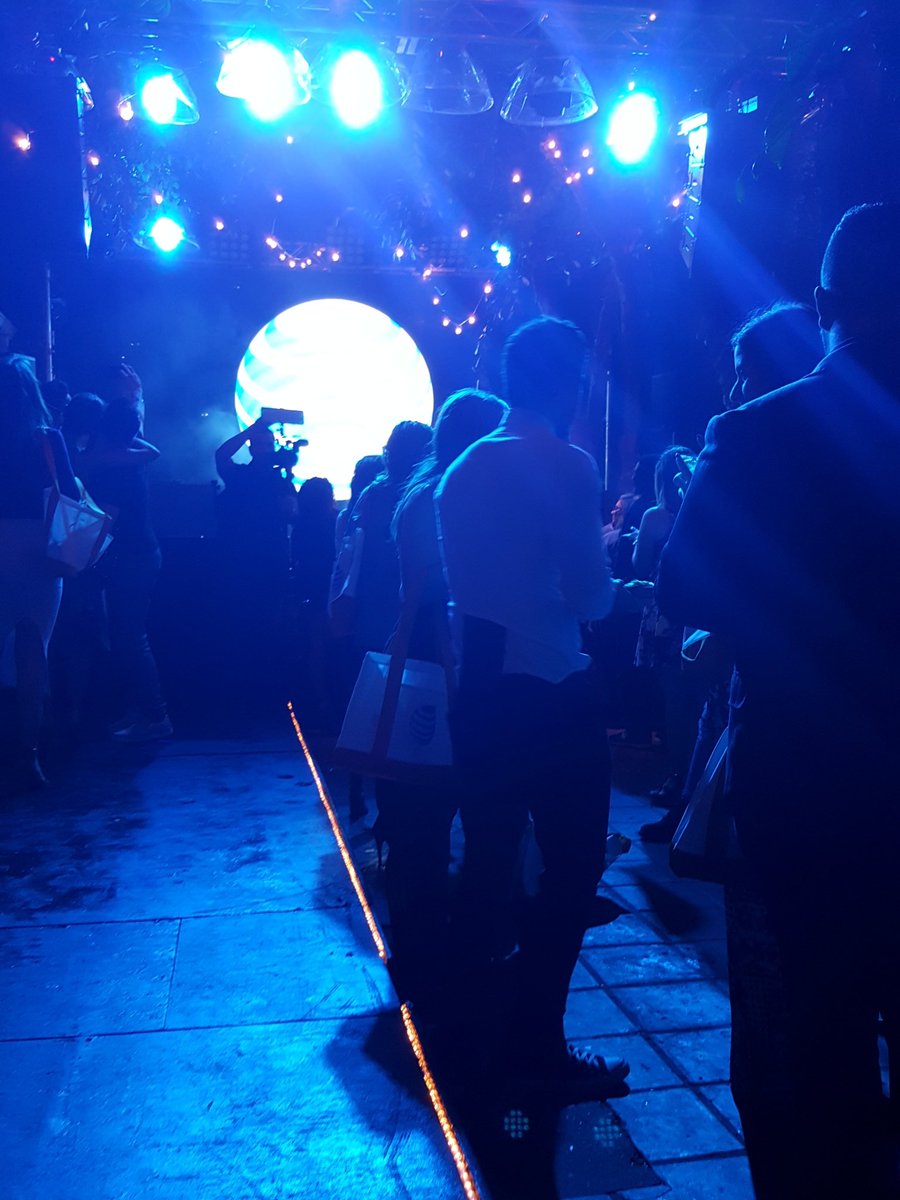 FilmFoodieOzzy's tweet photo. Round 2 at #baoli #ATTBeckyGCover https://t.co/U5yrLBzKv3