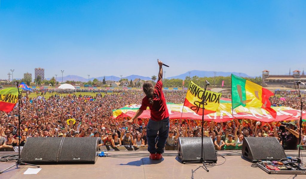 Santaferia's tweet photo. ¡Lo pasamos tan bien bailando cumbia en #Frontera2015 con @Santaferia ! @tuiterfrontera https://t.co/8sOgT56dgp