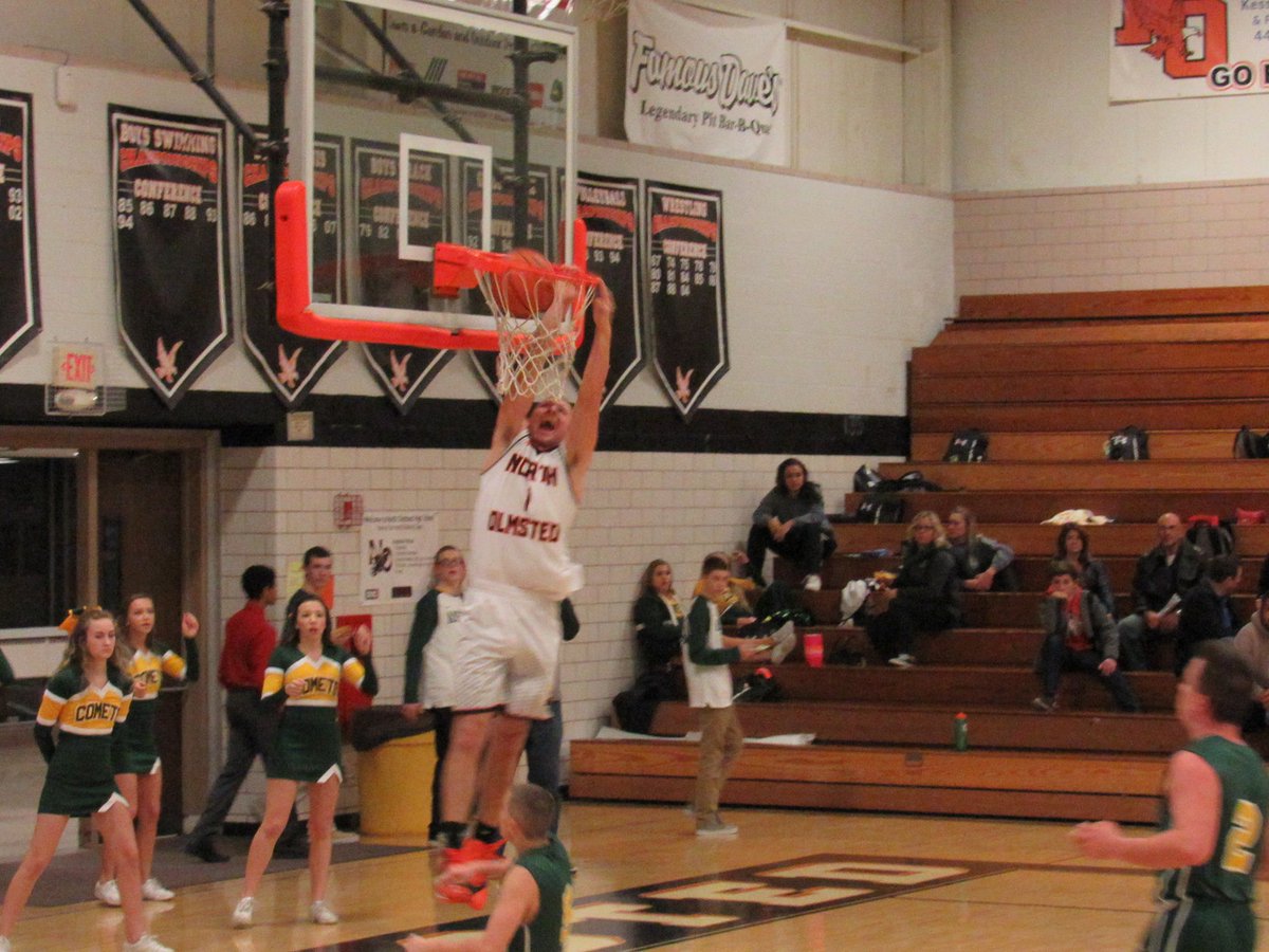 steve44070's tweet image. Dunk #1 for Ryan Coleman for @NOeaglesHoops on 12/18/2015 #dunk #posterdunk #northolmsted #eagles #goeagles