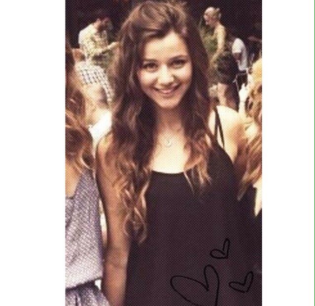 CalderPrincess_'s tweet image. Beautiful angel named Eleanor Calder exist!! 

#EleanorIsBeautiful