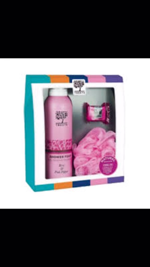 BodybellCaceres's tweet photo. TREETS,nuestra nueva marca  de productos naturales y aromaticos,con cofres xa regalar y hacerte + facil tus regalos🎁 https://t.co/ZnELZdr1Lf