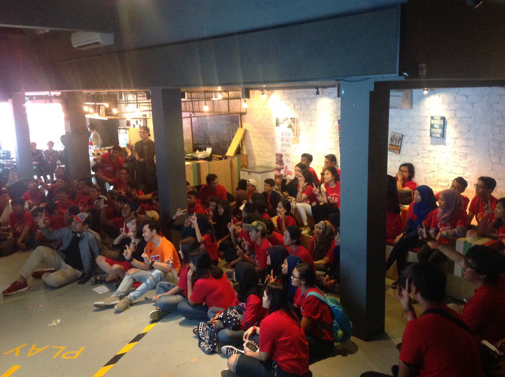 BeFunNColorful's tweet image. Selfie rame rame yuhuuu #loopsquad #ekspresikalian #LoopStationJkt