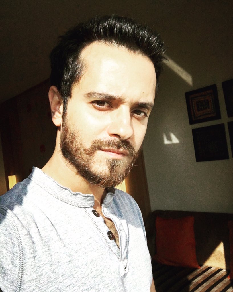 raghavsachar's tweet photo. Loving the #weather and #sunbaithing in #jodhpur. About to eat some local cuisine :) https://t.co/GORAiFoGxM