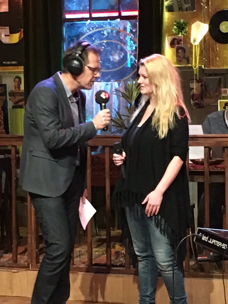 BertOp5_'s tweet image. Vandaag hebben we ook live muziek, The Adele Project. Tot 12u zijn we er op @NPORadio2