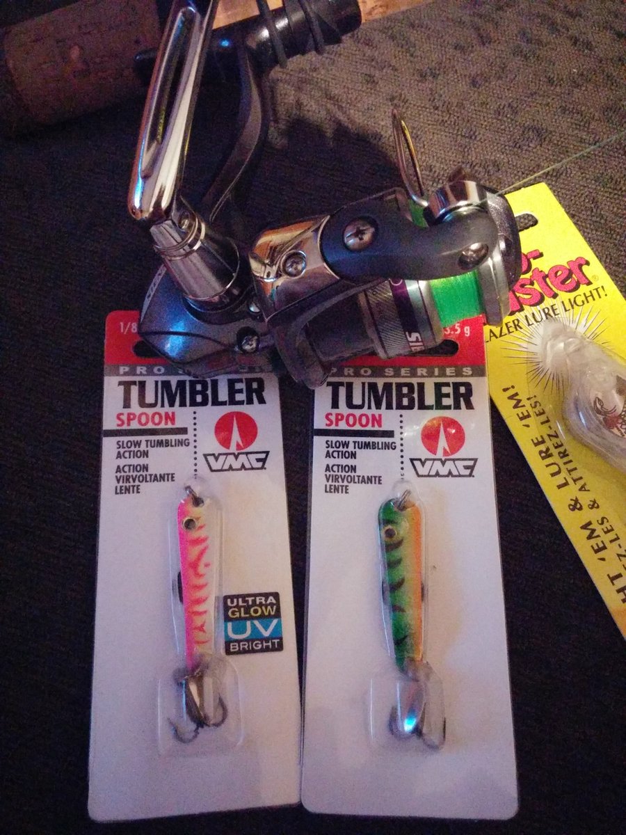 IAMDILLY21's tweet photo. Absolutely love #vmc #tumbler spoons. Ice fishing pole #stcroix #shimano #mnicefishing @vmchooks @InDepthOutdoors https://t.co/dPq1WT7S3V