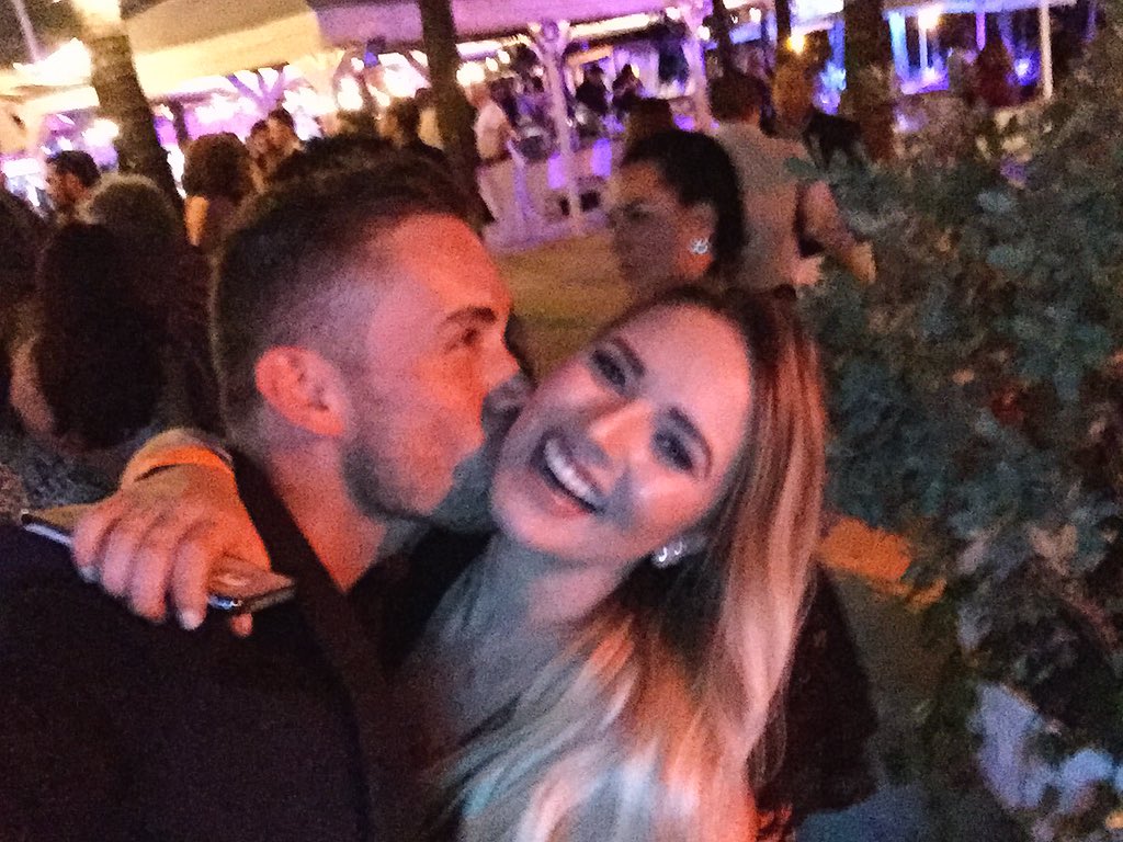 Y de repente <a href="/Kimy2Ramos/">Kimberly Dos Ramos</a> 😍