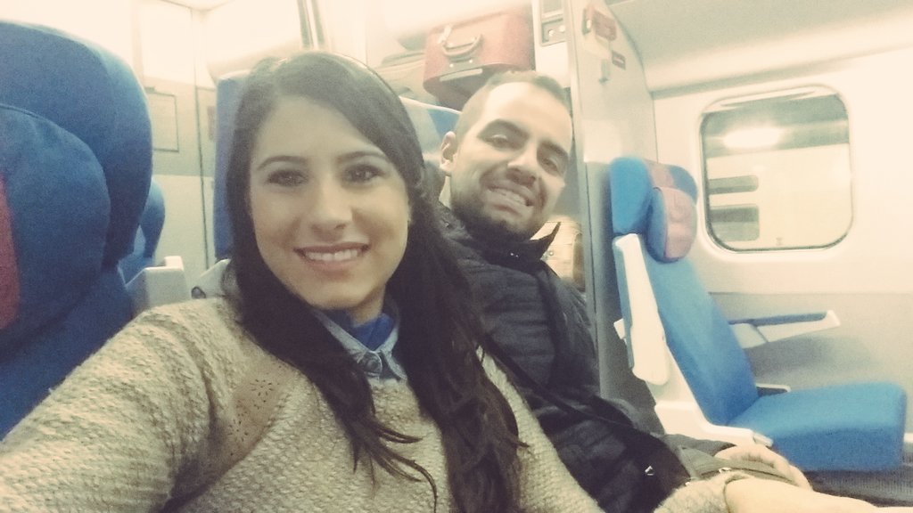 luisomms's tweet photo. 🎄Buenos días! !!!!!...🎩nos fuimos pa' Madrid! !🎩 TQM 💑 @Angeles92M 🎄 https://t.co/YVoONpJ4MA