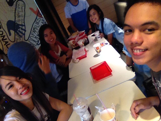 BarrozoNino's tweet image. Raindy days won't stop us. #ABComm #Squad #Love #