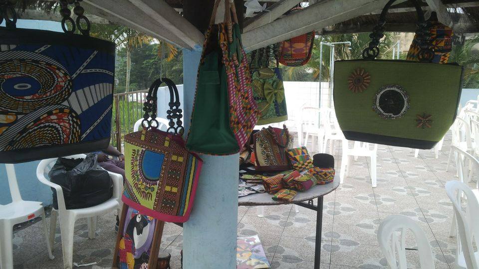 Dext_OUATTARA's tweet photo. Idée cadeau ? Accessoire?
https://t.co/1VbslEHpHc
#beauty #Africa #awf2015 @VanessaLECOSSON @StrellaBlessing #model https://t.co/Fem55sD8cq