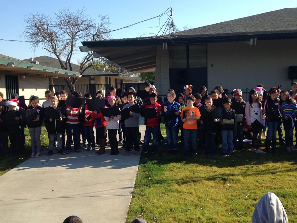 Browncrew18's tweet photo. 4th graders Christmas caroling! @mswalerysclass https://t.co/AByb8rxG79
