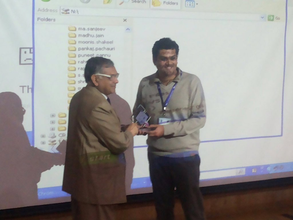 NoidaJBS's tweet photo. Prof. Ashok Kumar Wahi felicitates Dr. Abhishek Parakh for discussing "Cryptography and its future" #JBSICAMT https://t.co/qToSxi8llr