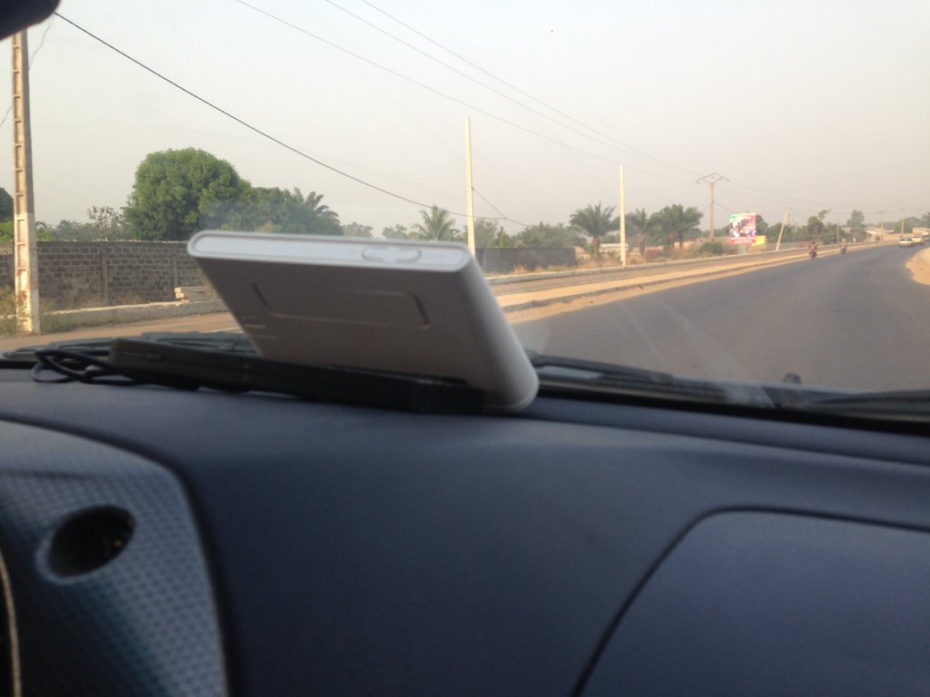 haroldadjaho's tweet photo. Il y a la 4G de @betelecoms à Ouidah #Be4GLTE #Internet #Benin @igbanetorg crossroad https://t.co/Odskt75KJQ