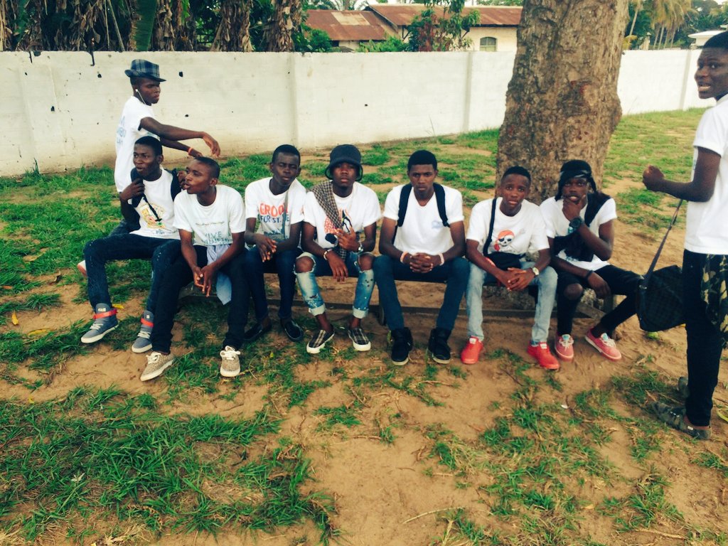 HaddonMusua's tweet image. #l'un de moments que passe aek de amis à muanda...