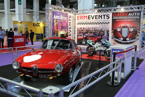 AutoretroBCN's tweet photo. Alfa Romeo Giulietta Sprint Speciale en #AutoRetro2015 Stand #ERMEvents https://t.co/pGqqT7LY0H