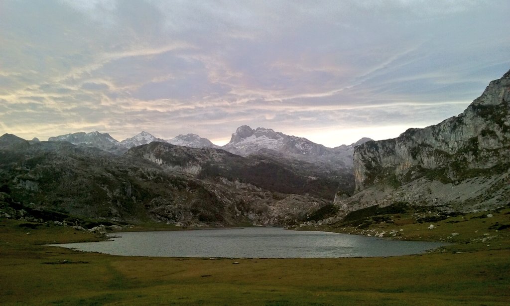 ovizapico's tweet photo. Rachas muy fuertes de viento en @Picos_de_Europa #Jascal @MeteoAsturias @eltiempotpa @arangometeo https://t.co/hpfW4d6KD2