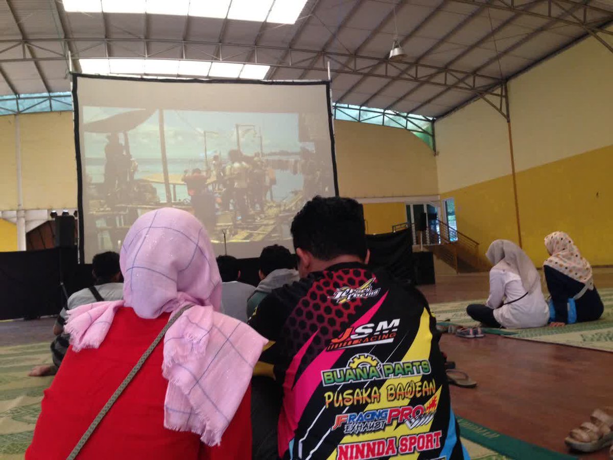 @buttonijo #MengintipGresik #UsbSinema #TMNL #TheMirrorNeverLies