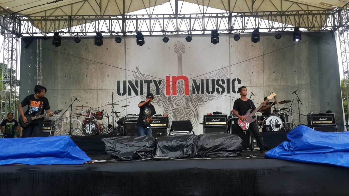 atappromotions's tweet image. Walaupun Bali hujan, #UnityInMusic tetep berlangsung seru! Yuk, yg di Bali segera ke Lap.Puputan Klungkung!