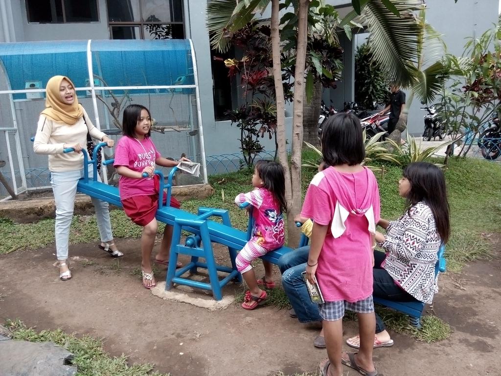 Jungkat-jungkin yeay! #KBMBUBAT #MDPBERBAGI