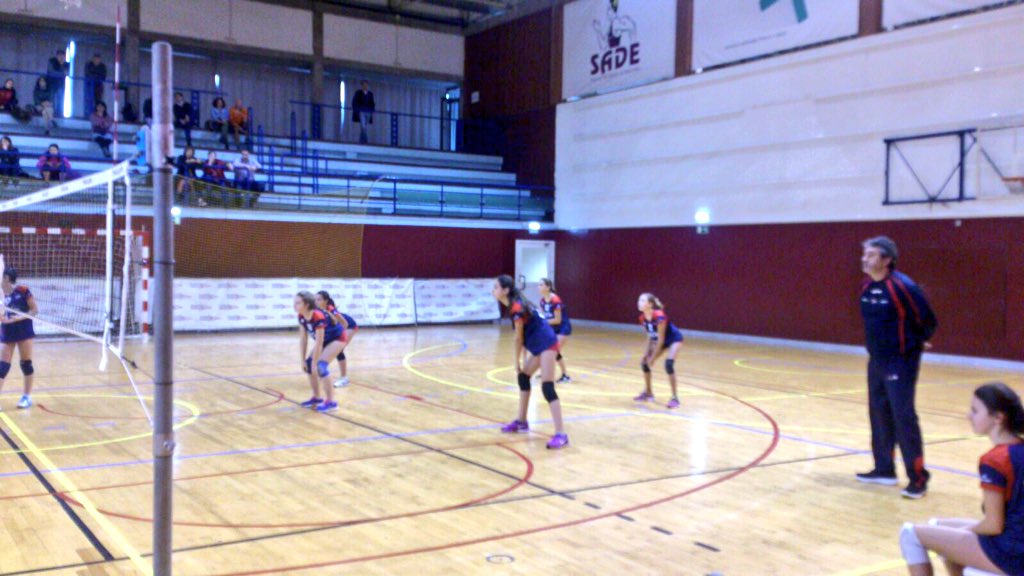 VoleibolRGCC's tweet photo. Primera victoria de la mañana el #Inf2003RGCC se impone 3-0 al IES Laboral #RGCC #somosgrupo #VamosBanda https://t.co/jsoB59yM51