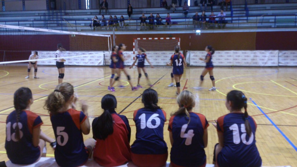 VoleibolRGCC's tweet photo. Primera victoria de la mañana el #Inf2003RGCC se impone 3-0 al IES Laboral #RGCC #somosgrupo #VamosBanda https://t.co/jsoB59yM51