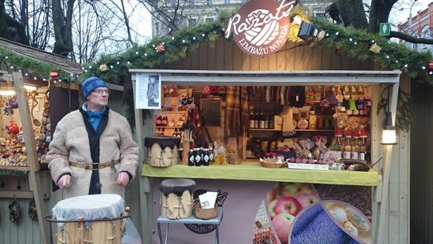 Hei! <a href="/Dzirnupes/">Dzirnupes</a> ar celmu bungām pierībina Rīgu! Var izmēģināt &amp; nopirkt pie Esplanādes  #Ražots Limbažu novadā