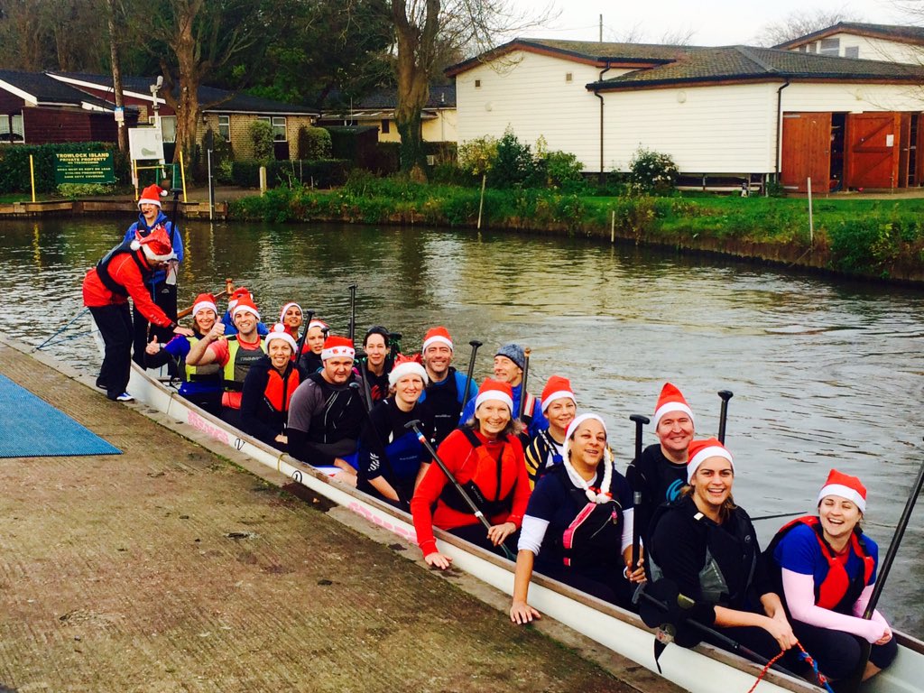 Festive fun and a jolly sing along down out on the Thames <a href="/royalcanoeclub/">Royal Canoe Club</a> this morning. 🎅🎄