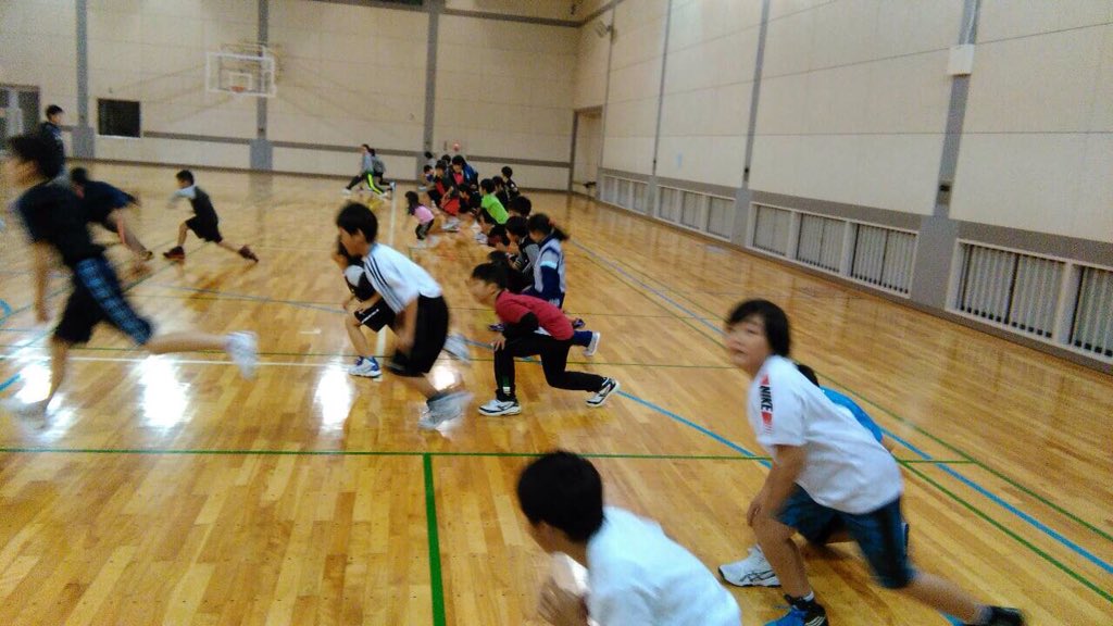 Union_basket's tweet photo. 今週は今年最後の練習でした！
来年もみんな元気いっぱいで頑張っていこう！
#桶川#ユニオンスポーツクラブ#バスケット教室 https://t.co/dSsOOfMBbk