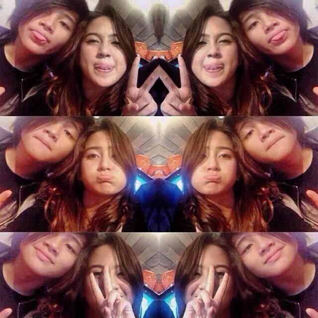 _FanbaseSalsha's tweet photo. #AskSalshaLova kiri / kanan? https://t.co/s0UDPW3Ip8