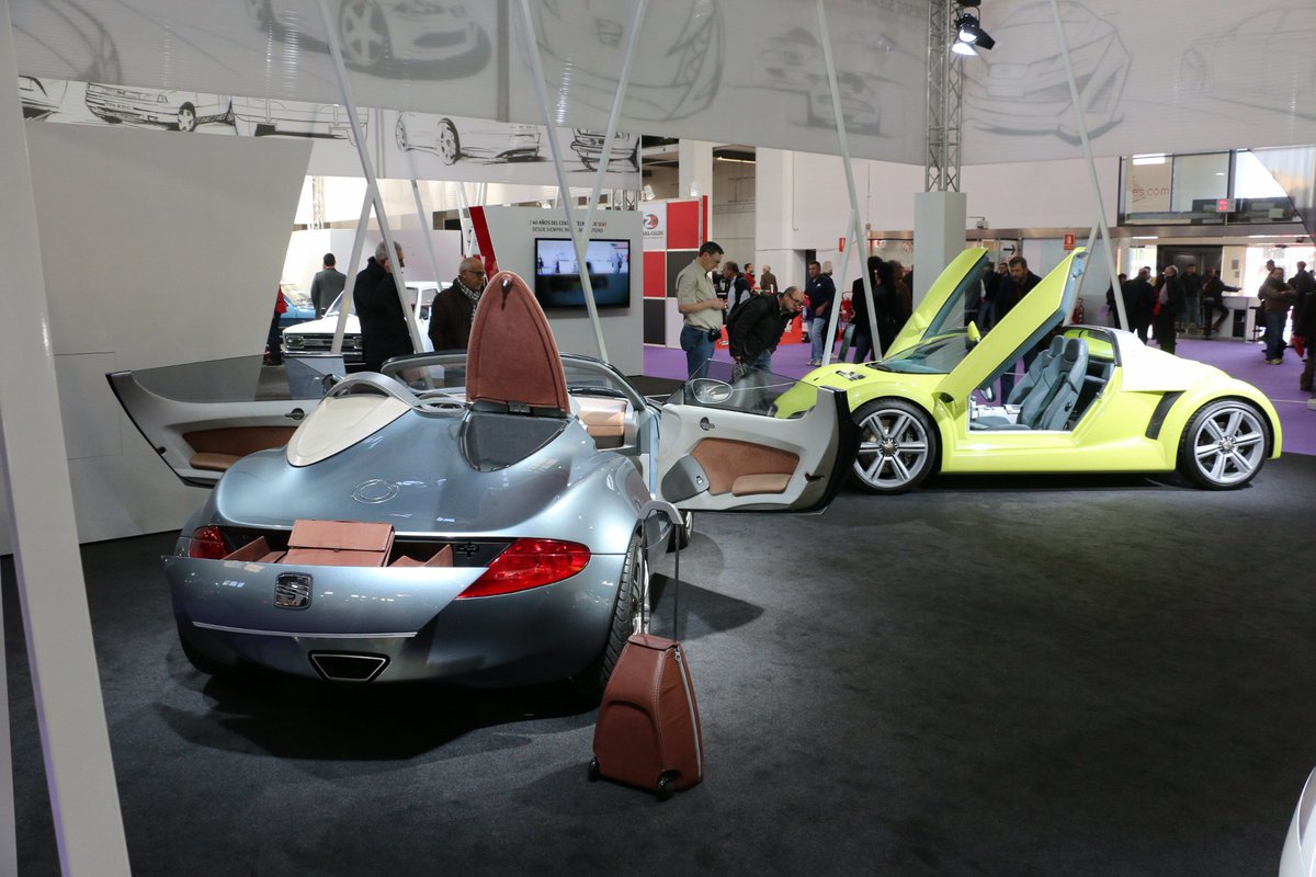 AutoretroBCN's tweet photo. Prototipos @tuSEAT en #AutoRetro2015 Ya estamos deseando ver lo que nos mostrarán en 2016 https://t.co/D4Lp9rnotr