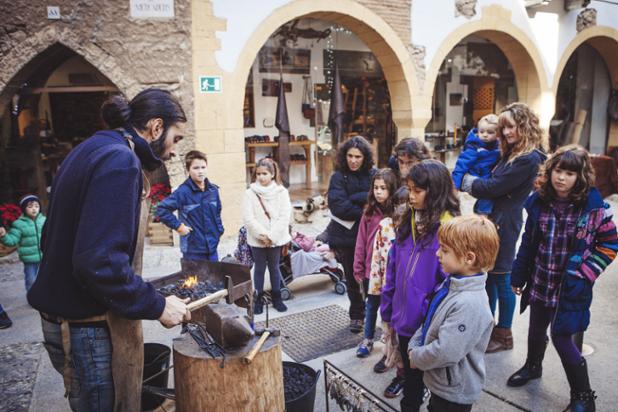 barcelona_cat's tweet photo. Pessebre vivent, espectacles, càsting de caganers... Al @PobleEspanyol és Nadal: https://t.co/4MMYCQods3 #HolaNadal https://t.co/tq3M0h1Dum