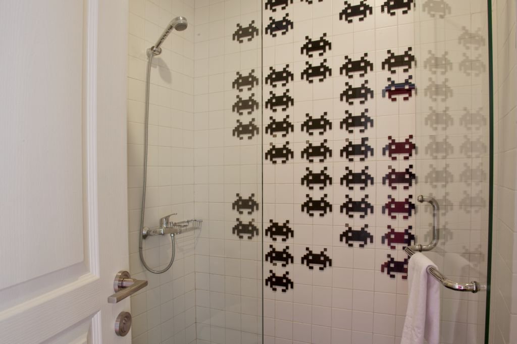 Long showers. Loud Music. Deep Thoughts with our concept. Get your inspiration on the shower only at STEVIE 6!