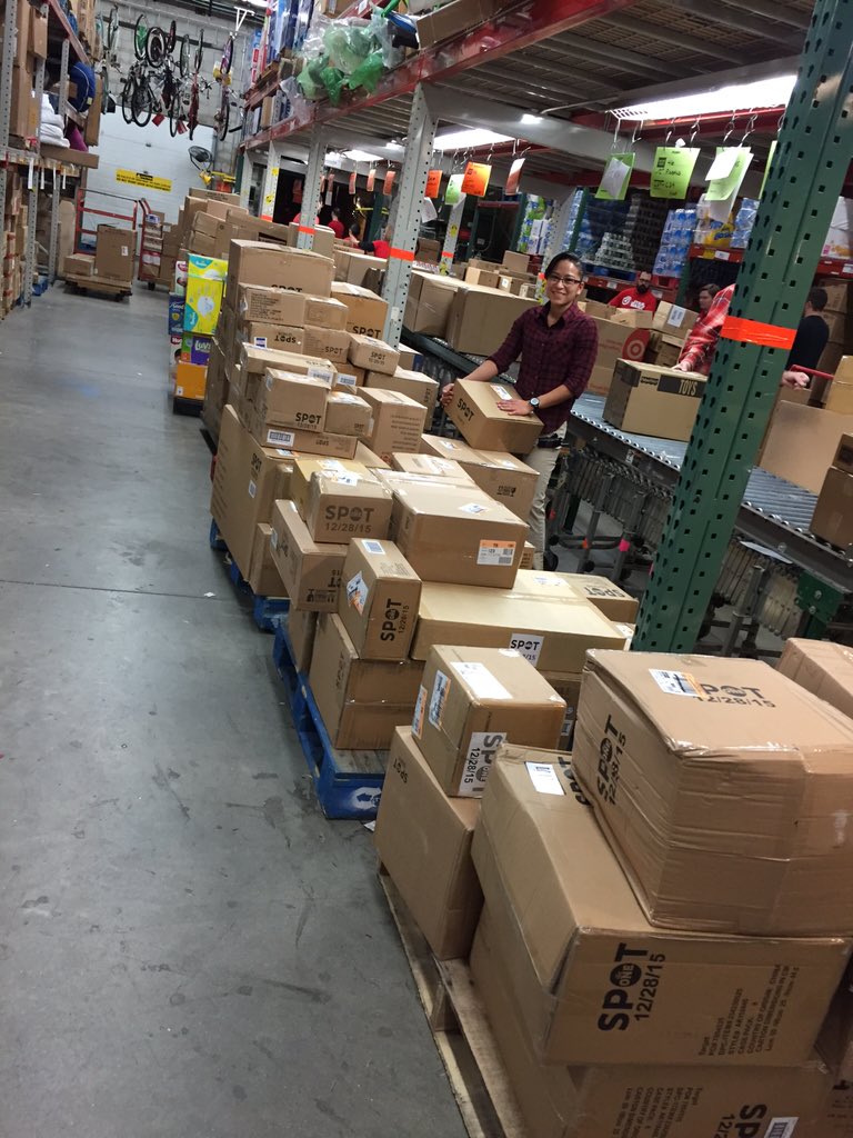 tiffanyp412's tweet image. Half a truck of transition is NBD here at Bradley. We&apos;ll switch up the line and palletize it. #workinhard #smartsort