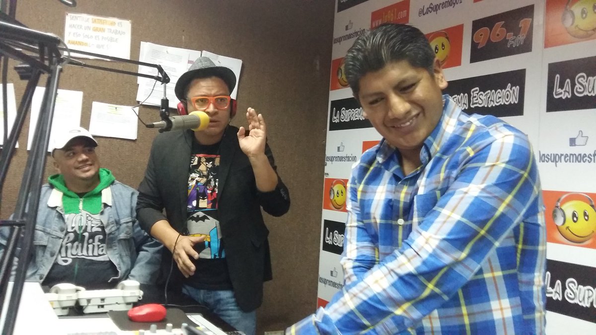 elcarrascoc's tweet photo. Un programa lleno de #VidaAlegríaYVida con Santiago Illescas y el Mono Candela. https://t.co/jQUdoInJBL