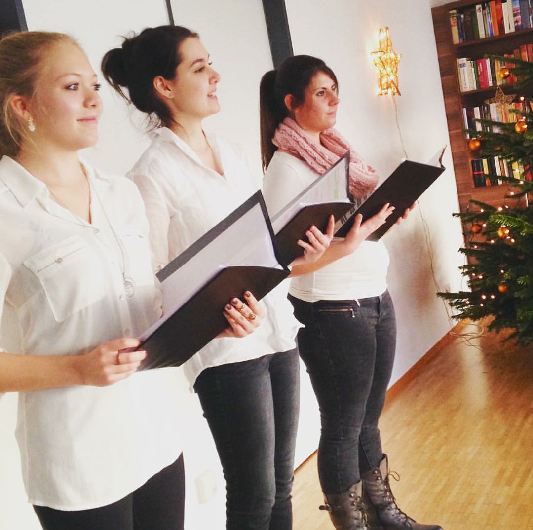 Had a great Christmas lecture at a retirement home! ♡
#TextSanta #socialpractice #christmasreading #christmas