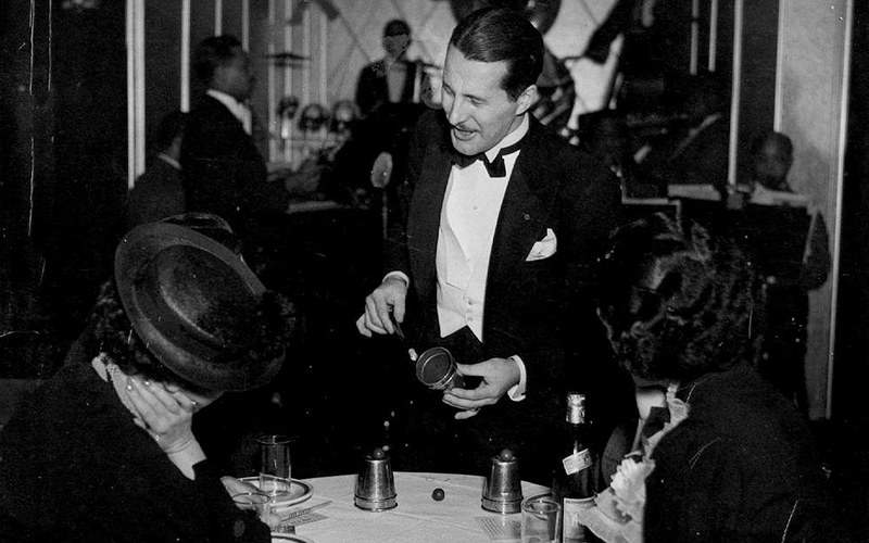 FISMmagic's tweet photo. #Magicana How legendary magician #DaiVernon influences #Tricks https://t.co/C1fpf0snTu
@FISMmagic https://t.co/lhBTXAvITq