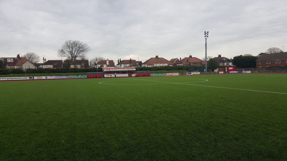 conmit_URZ's tweet image. Great setting for today's cup game! Worthing Borough vs Newdigate fc!