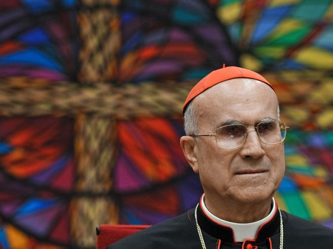 La donazione del cardinal Bertone al Bambin Gesù