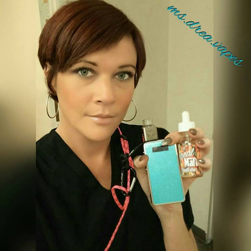 CerealMafia's tweet photo. Repost @ms.drea.vapes
・・・
Happy Friday! #handcheck time @ohm_xgrls @bella_izusia @ebvapez @thevapingsiren @ohmyohs … https://t.co/O7GwmhnCI5