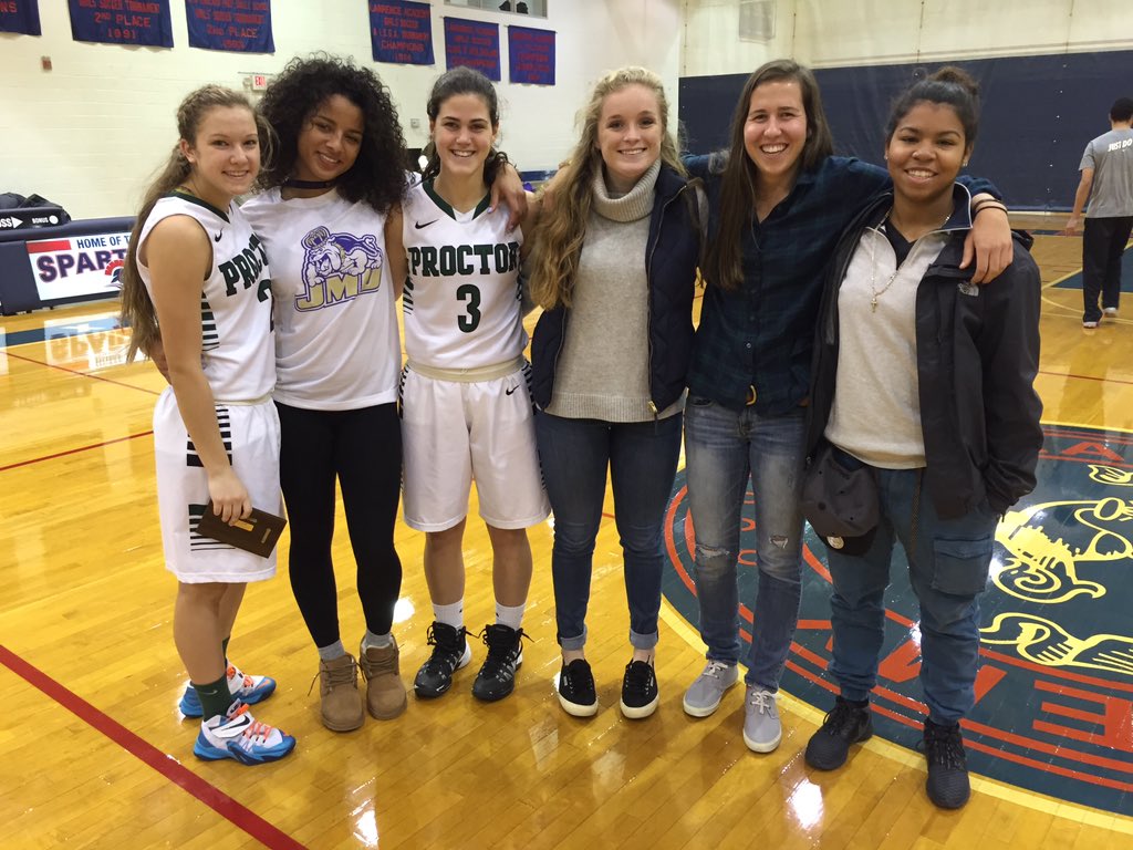 manessme's tweet photo. S/O to the @proctoracademy GVBB alumnae who supported their teammates at Lawrence today. 1derful to see them back! https://t.co/vTxYWNHxDG