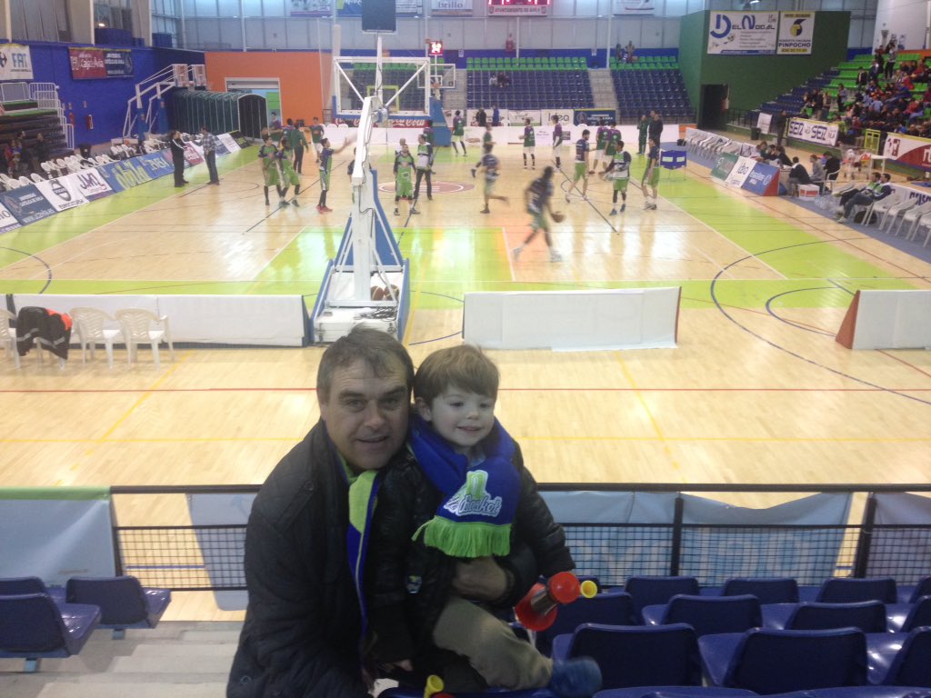RuthRuthpindado's tweet photo. Chicosguapos!!!!!!!! Arrancamos #nohaymiedo #soydelÓbila #qtiembleMálaga #imparables @NAVALUENGA https://t.co/91fLoDSpSA