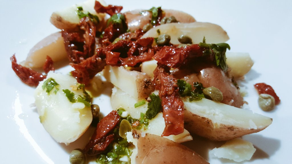 CWm4nqlUYAAS1EU.jpg (600×338)