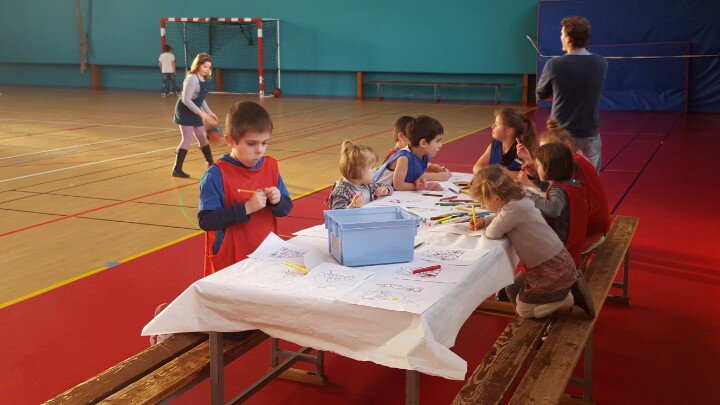 ussa14basket's tweet photo. Atelier dessin entre les matchs https://t.co/ngvbSY6Au4