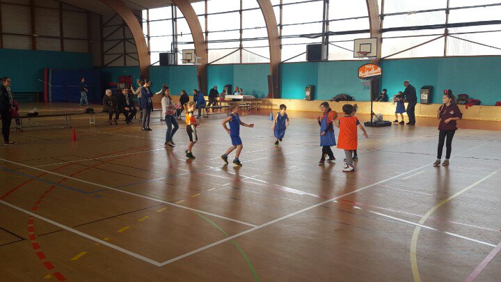 ussa14basket's tweet photo. Tournoi de Noël de nos babies!! https://t.co/gawHvzqKlh